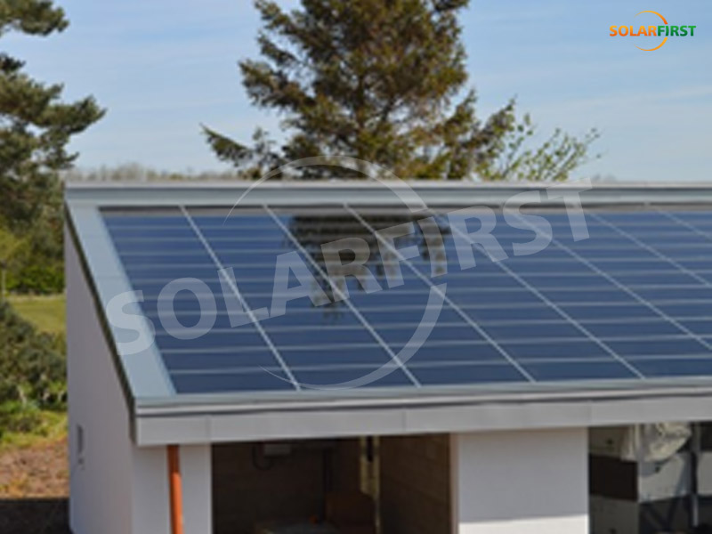 proyek BIPV atap transparan untuk hotel rumah pertanian taman donington , midland , Inggris
