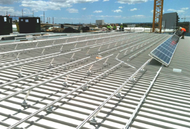 522kw atap logam proyek surya di India