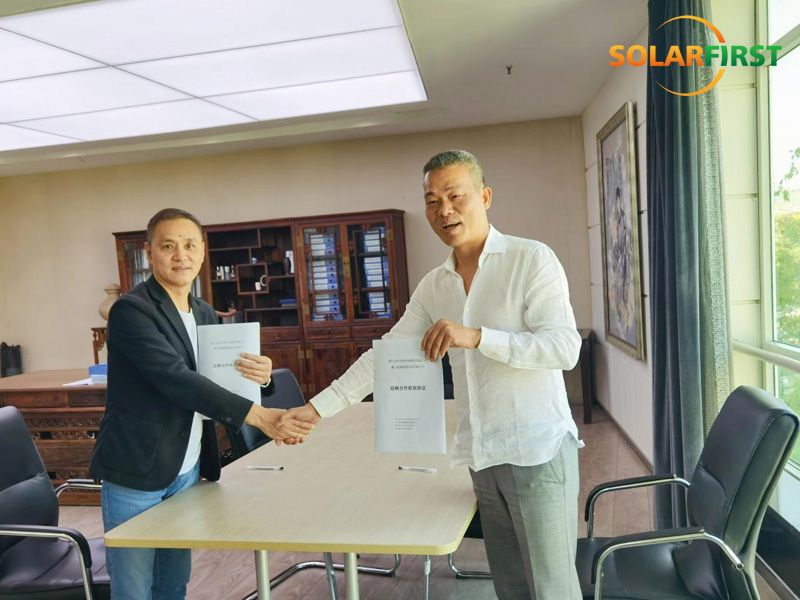 solar pertama dan ingol menandatangani perjanjian kerjasama strategis!
