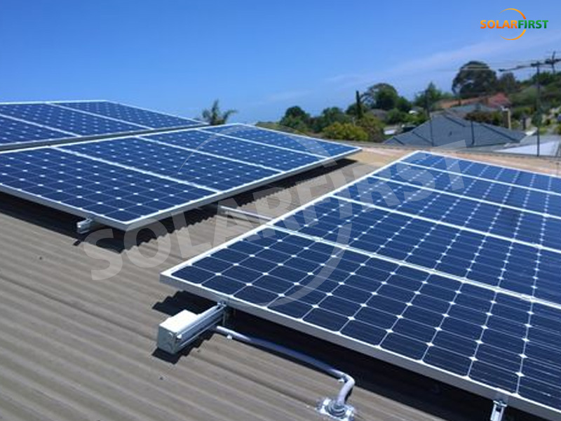 Berbagai jenis sistem pemasangan atap surya
